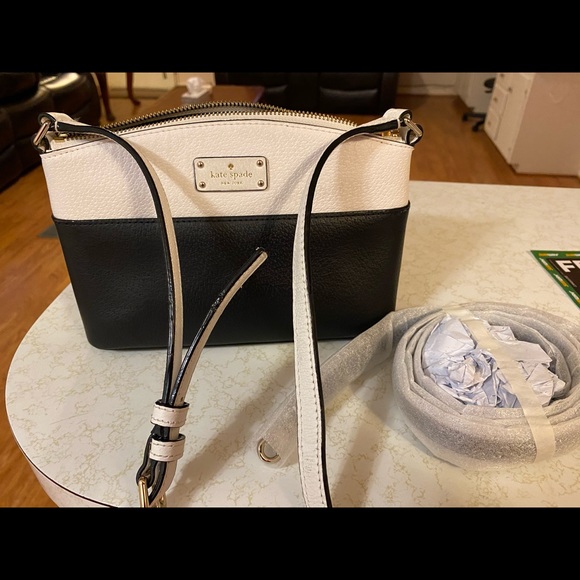 Item sold - Picture 5 of 8